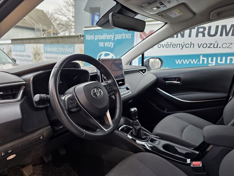 Toyota Corolla  1,5 VVT-i V ZÁRUCE-KAMERA - fotka 8 z 18