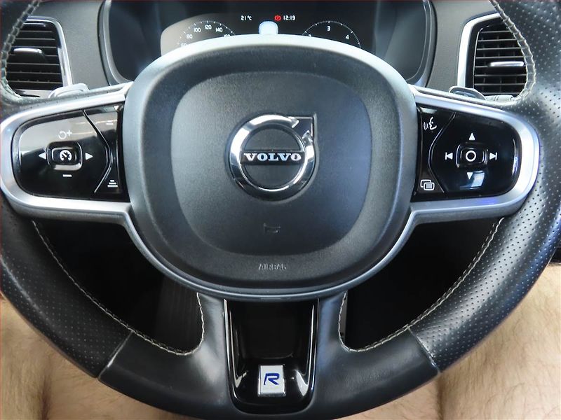 Volvo XC90 (2018) R-Design D5 AWD, R-Design, 4x4 - fotka 15 z 16