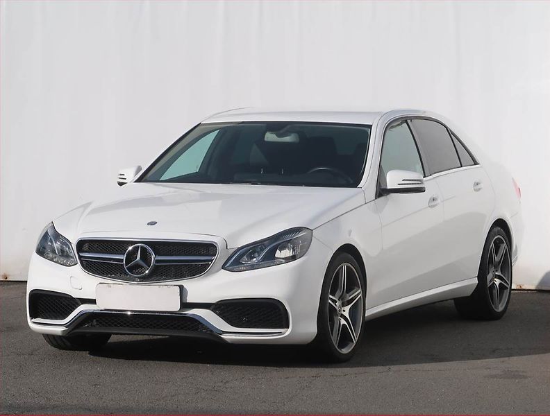Mercedes-Benz Třídy E (2016) E 200 BlueTEC, Automat, Kůže - fotka 2 z 22