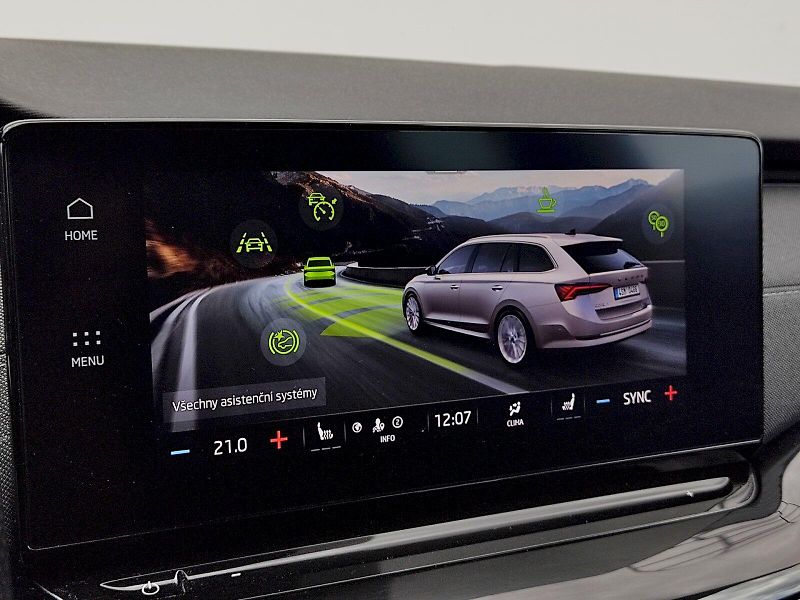 Škoda Octavia (2022) Combi SportLine 2,0 Tdi 110 Kw - fotka 16 z 40