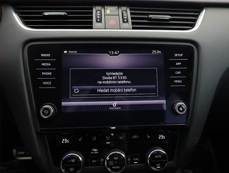 Škoda Octavia (2019) Scout 2.0 TDI, 4X4, Automat - fotka 12 z 21