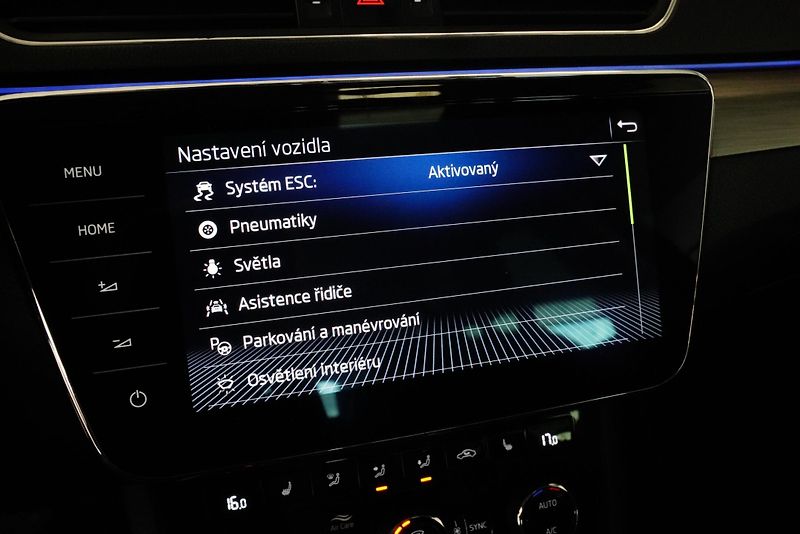 Škoda Superb - fotka 23 z 30