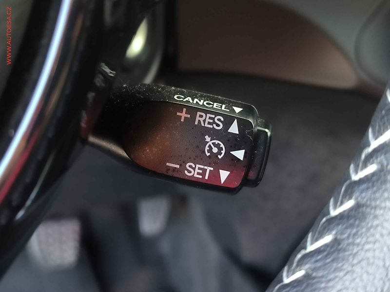 Toyota Yaris (2017) 1.5 i, 1.maj,ČR, AC, park - fotka 15 z 19