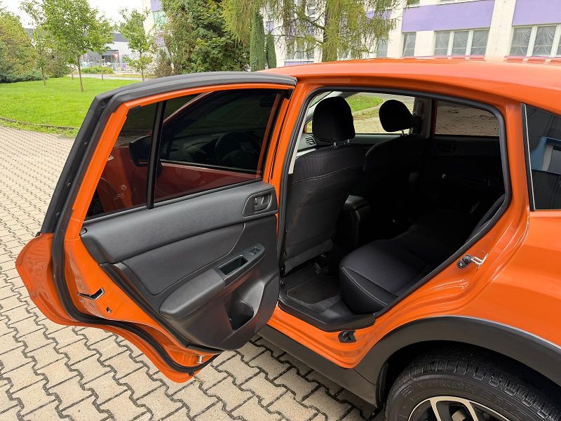 Subaru XV 2,0i Top stav 1.majitel - fotka 12 z 30