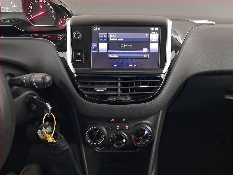 Peugeot 208 (2015) Active 1.4 HDI, Tempomat - fotka 12 z 16