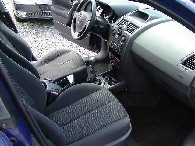 Renault Mégane 1.9DCi,88KW,6-ti KVALT,KLIMA - fotka 13 z 18