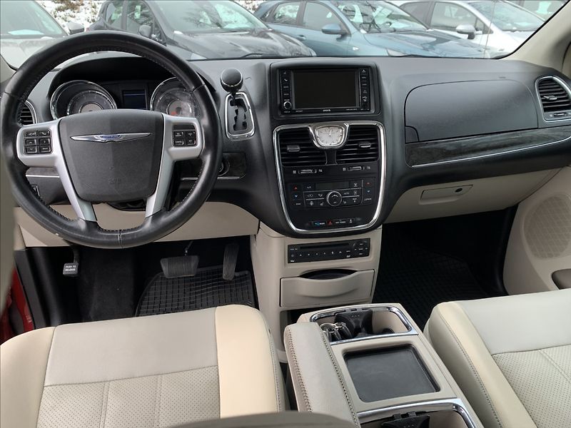 Chrysler Town & Country 3,6 i V6 7.MÍST - fotka 9 z 18