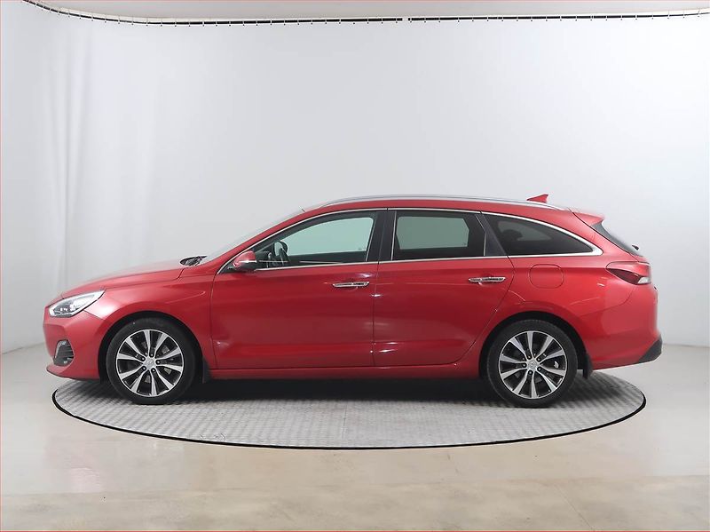 Hyundai i30 (2018) 1.4 T-GDI, Automat, Serv.kniha - fotka 3 z 18