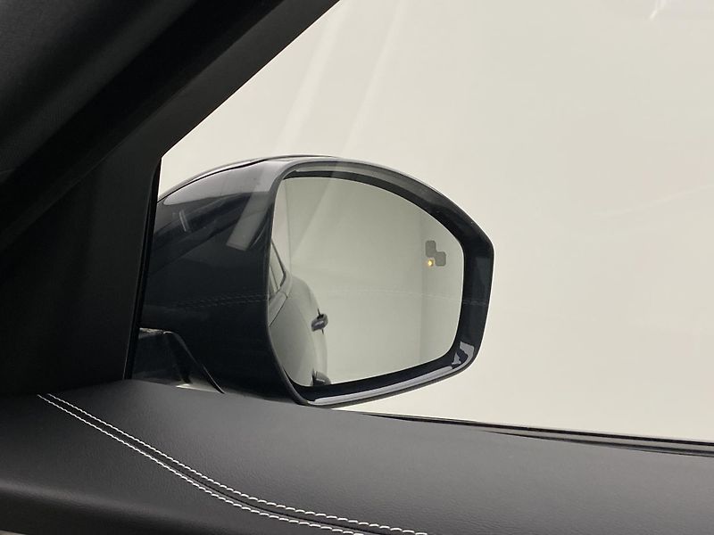 Jaguar F-Pace P250 SE R-DYNAMIC AWD AUT  - fotka 33 z 43