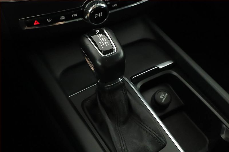 Volvo XC60 (2017) D4 AWD - fotka 10 z 21