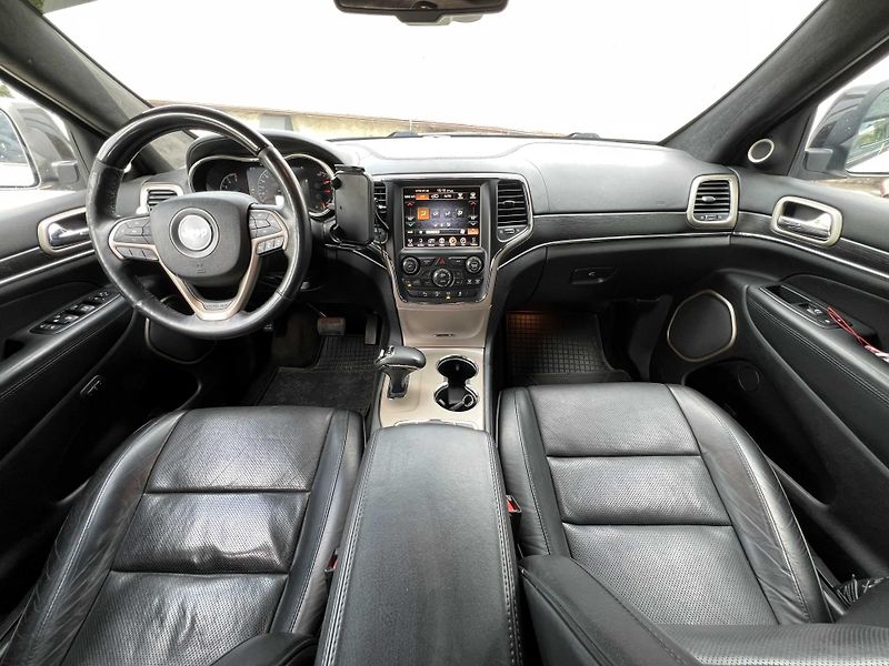 Jeep Grand Cherokee 3.0 CRD V6 SRT paket 184 kW - fotka 7 z 26