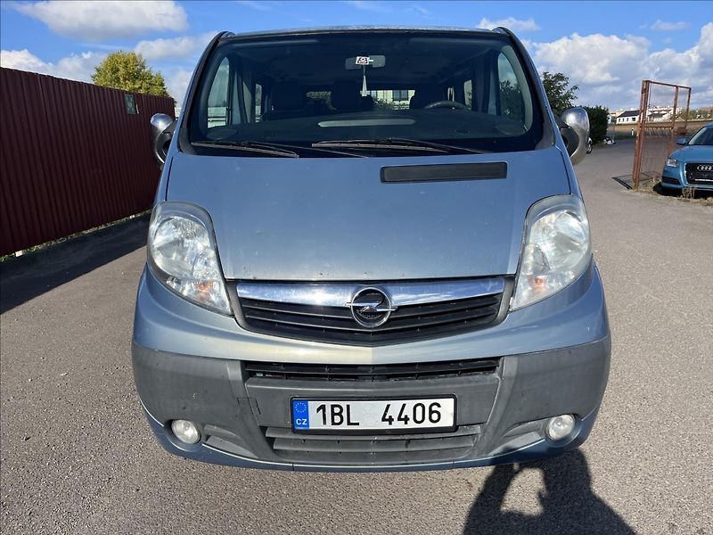 Opel Vivaro 2,5 CDTi 9.MÍST ROZVODY TAŽNÉ - fotka 2 z 37