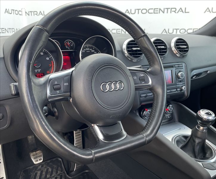 Audi TT 2,0 TFSi,147kW,S-line,serv.kn. - fotka 12 z 25
