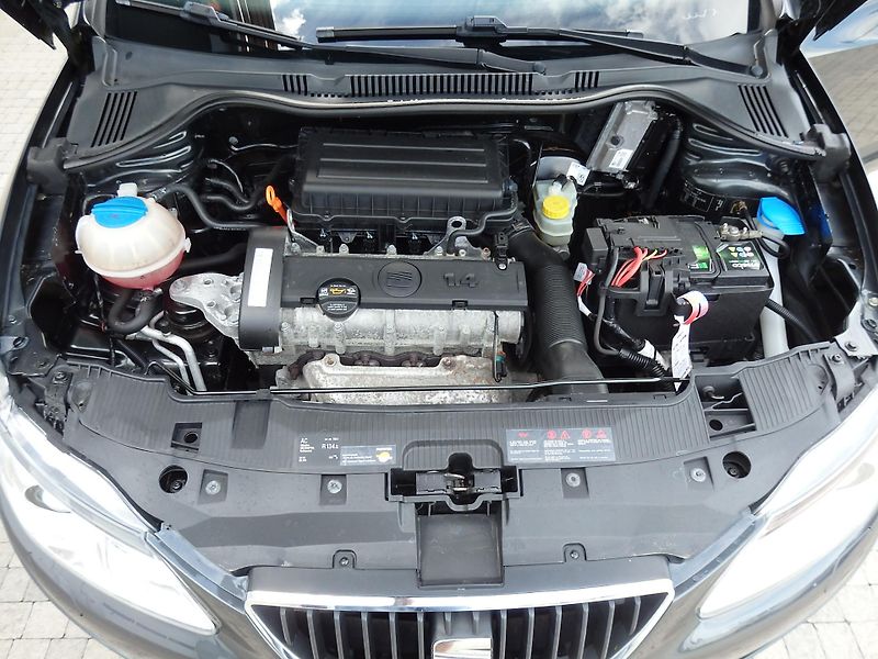 Seat Ibiza 1.4 16V ZÁLOHOVÁNO - fotka 13 z 17