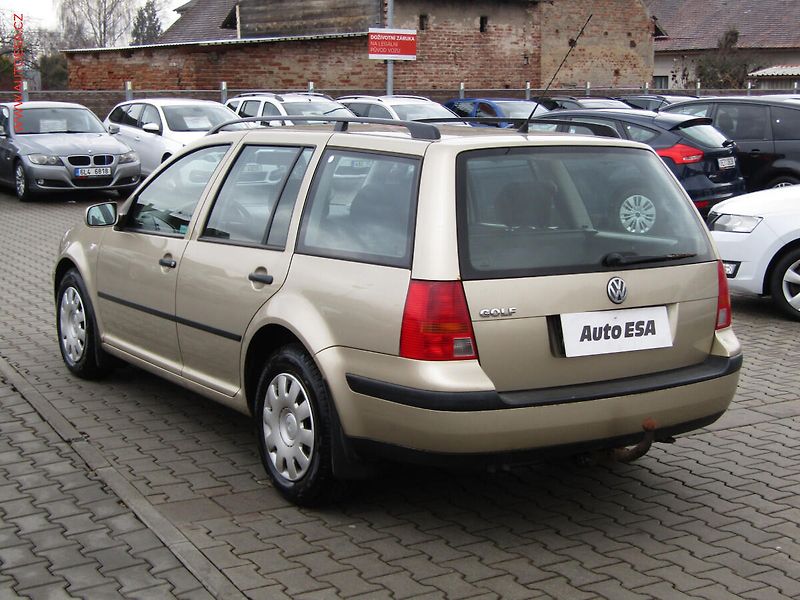 Volkswagen Golf (2003) 1.6 16V, ČR, AC, tažné - fotka 6 z 14