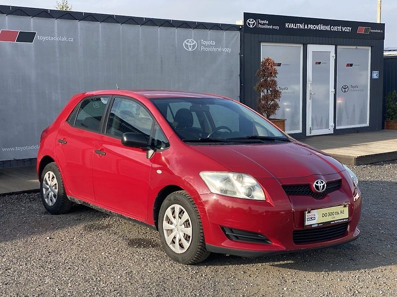 Toyota Auris 1.4i, ČR, manual, STK - fotka 1 z 13