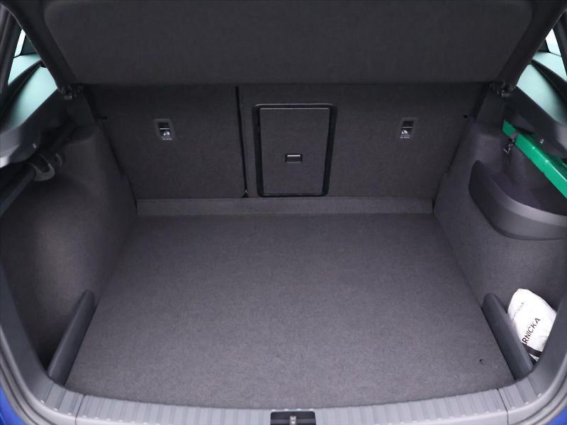 Škoda Karoq 2,0 TDI 4x4 DSG Sportline DPH - fotka 10 z 41
