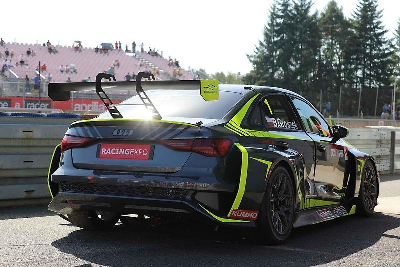 Druhý zářijový víkend patřil na Automotodromu Brno tradiční události Masaryk Racing Days.
