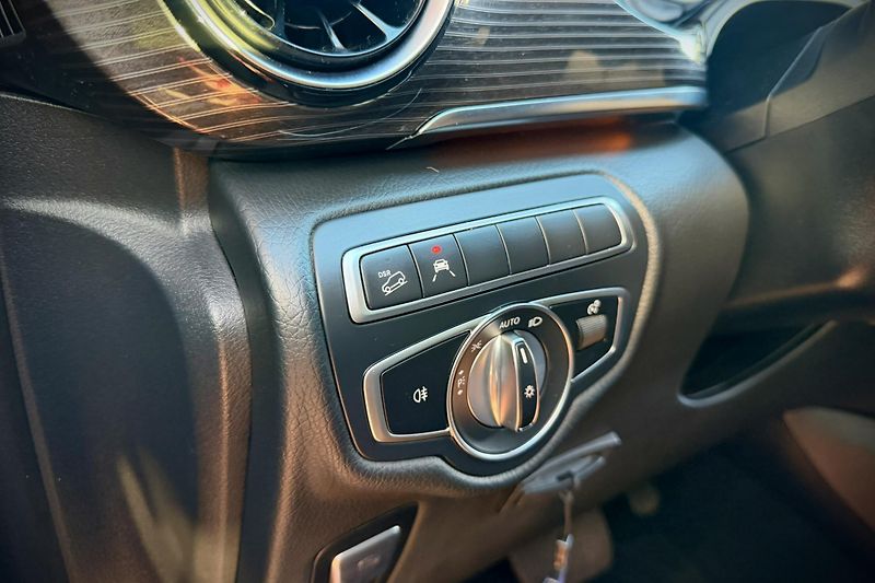 Mercedes-Benz Třídy V (2019) V 250d 4Matic Avantgarde Lang - fotka 25 z 45
