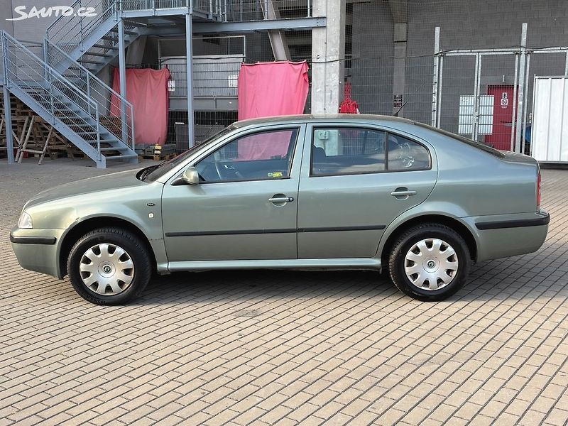Škoda Octavia (2001) 1.8T, 110kw Původ ČR 1. maj. - fotka 2 z 17