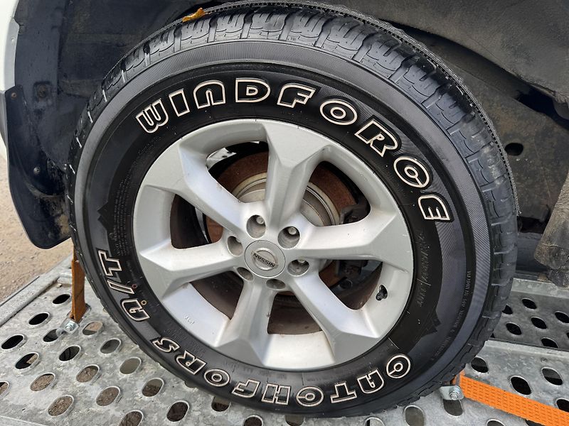 Nissan Pathfinder (2008) 2.5DCI 125kw AT 4x4 - fotka 14 z 24