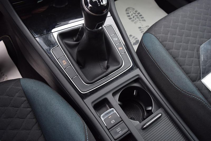 Volkswagen Golf (2019) 1.5TSI 96kw IQ.DRIVE NAVI ACC  - fotka 25 z 50