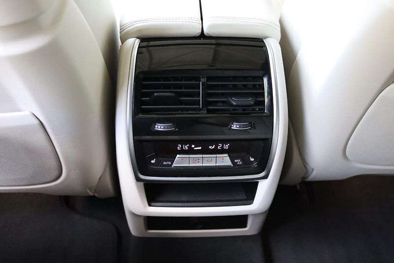 BMW X5 M50D TOP VÝBAVA 294kW DPH - fotka 39 z 50