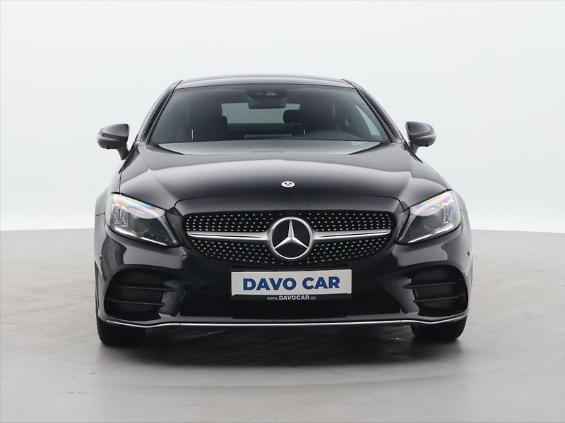 Mercedes-Benz Třídy C 2.0 300d 180kW 4Matic CZ DPH - fotka 2 z 29