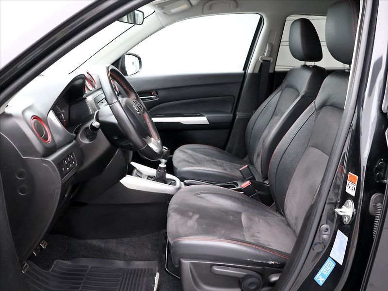 Suzuki Vitara 1.4 BJet AllGrip 103kW 1.Maj - fotka 11 z 36