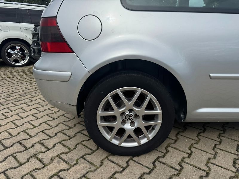 Volkswagen Golf (2003) 1,9 TDI 96 KW STK BRZDY - fotka 18 z 43
