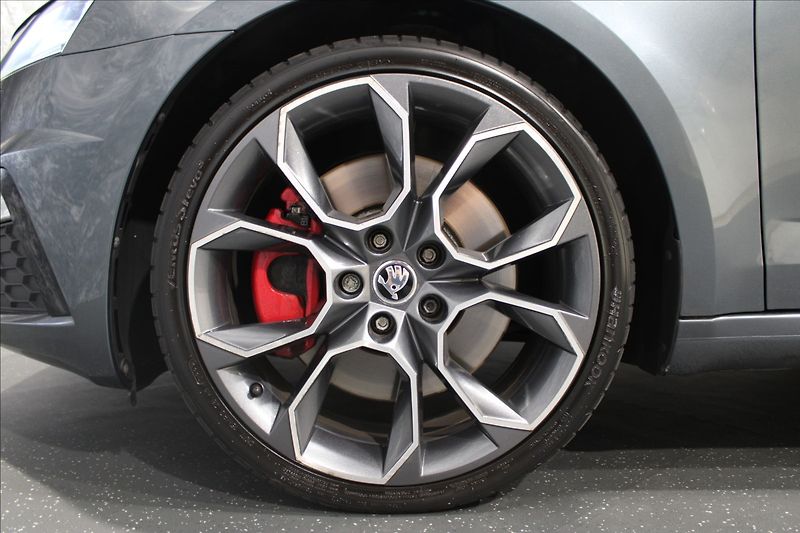 Škoda Octavia 2,0 TSI 169KW RS DSG - fotka 35 z 36