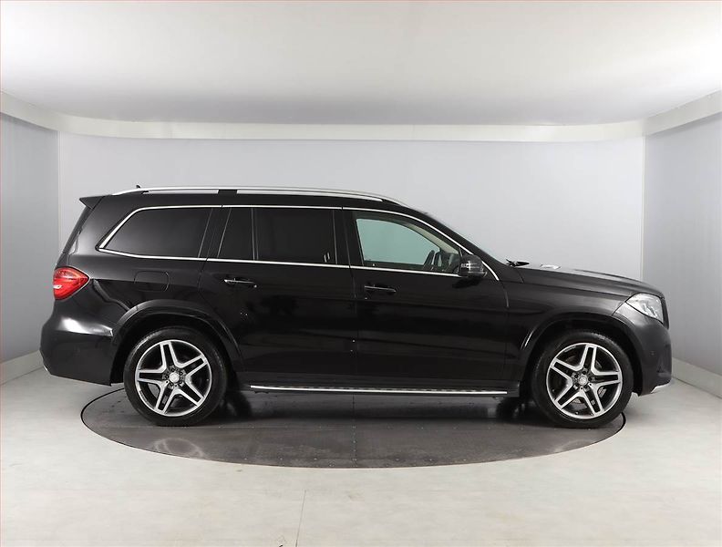 Mercedes-Benz GLS (2016) 500 4MATIC - fotka 6 z 29