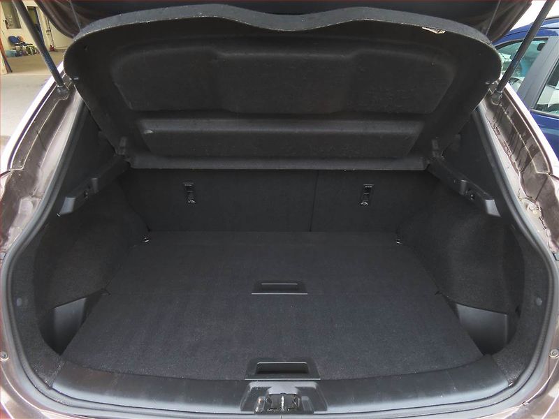 Nissan Qashqai (2017) 1.6 dCi, Automat, Navi - fotka 14 z 16