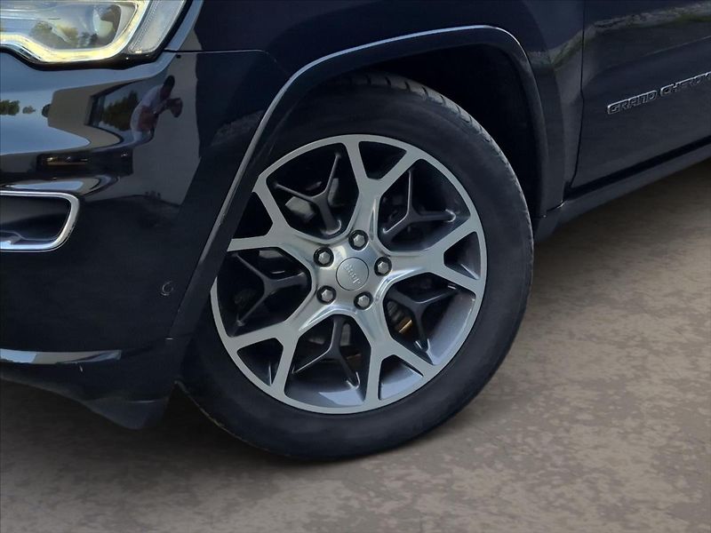 Jeep Grand Cherokee 3,0 CRD Overland 4X4 DPH - fotka 6 z 19