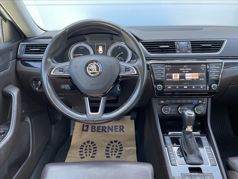 Škoda Superb 2,0 TDI 140KW 4X4 L&K DSG,ČR. - fotka 10 z 36