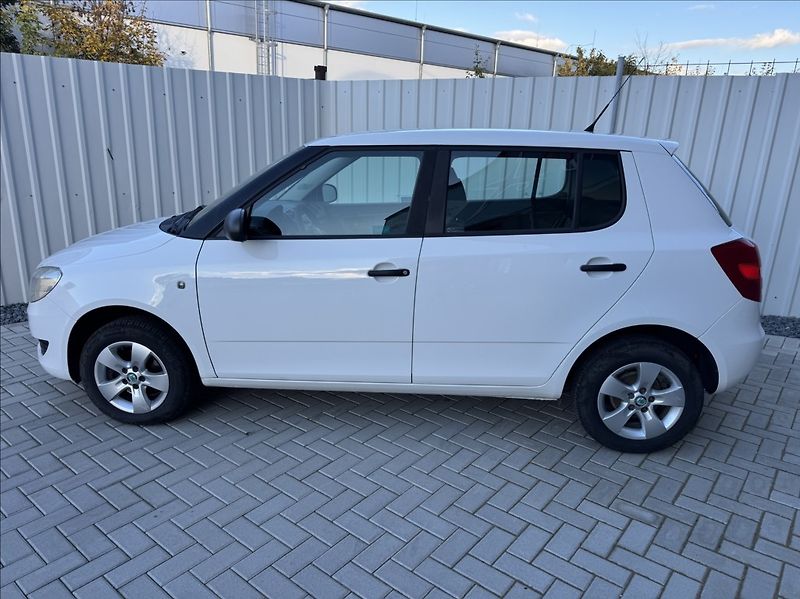 Škoda Fabia 1,4 i 16V tažné DPH 1.maj. ČR - fotka 4 z 45