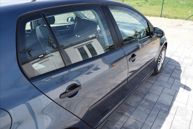 Volkswagen Golf 1,9 TDI 77KW 4X4 PO ROZVODECH - fotka 10 z 46