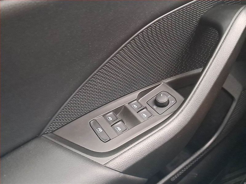 Škoda Octavia (2023) Ambition 2.0 TDI - fotka 16 z 17