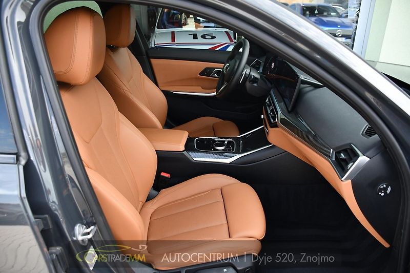 BMW Řada 3 320d xDrive M-SPORT ČR 1.M - fotka 16 z 62