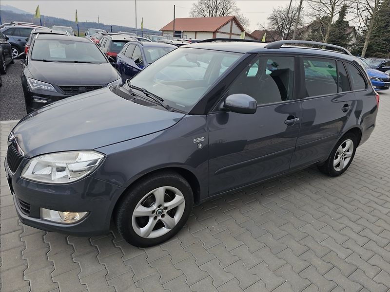 Škoda Fabia II 1,2TSi 63KW Ambiente - fotka 11 z 43
