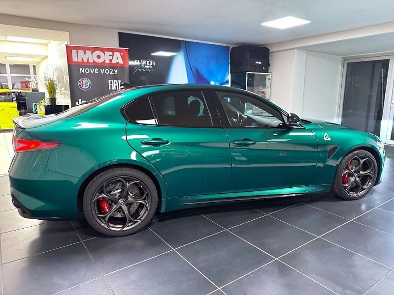 Alfa Romeo Giulia (2026) 2.9 V6 BiTurbo 520k QV Carbon - fotka 5 z 26