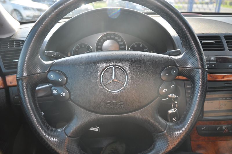 Mercedes-Benz Třídy E E 220CDi 125kW Elegance - fotka 12 z 21
