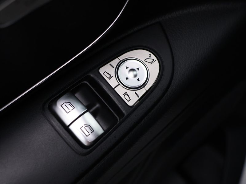 Mercedes-Benz Vito 2,1 119CDI 140kW BlueTEC XL - fotka 13 z 32