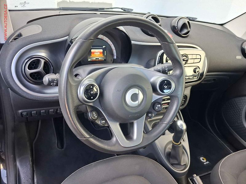 Smart Fortwo (2017) 1.0i, Passion, AC - fotka 12 z 16