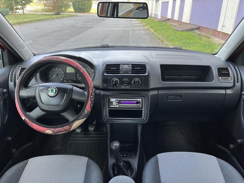 Škoda Fabia 1,2 HTP + pneu zima - fotka 24 z 26