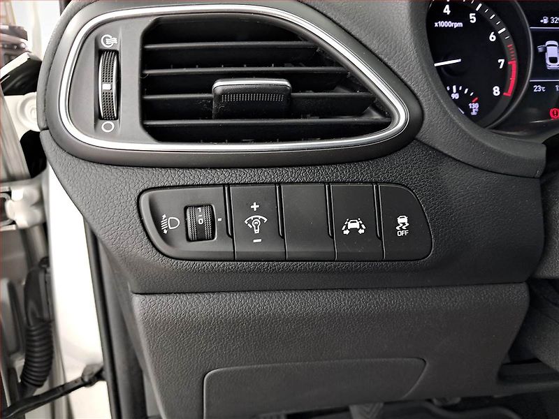 Hyundai i30 (2019) 1.4 T-GDI, Serv.kniha - fotka 19 z 20