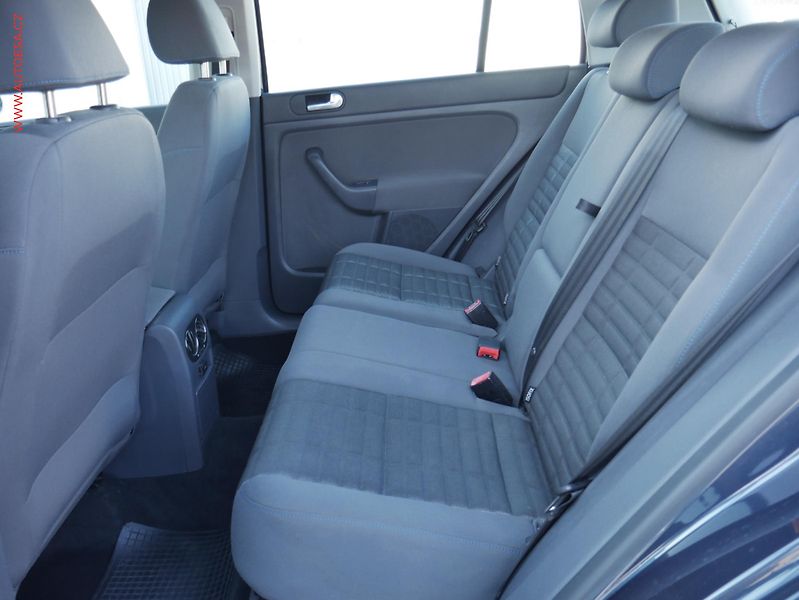 Volkswagen Golf Plus (2007) 1.4i, AC, výhřev sed - fotka 10 z 17