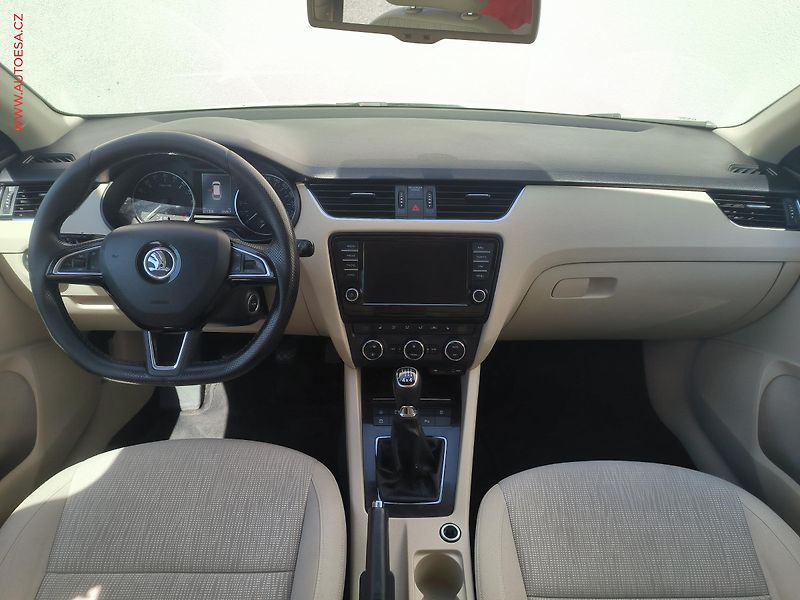 Škoda Octavia (2015) 2.0 TDi 4x4, ČR, Style, DSG - fotka 8 z 23