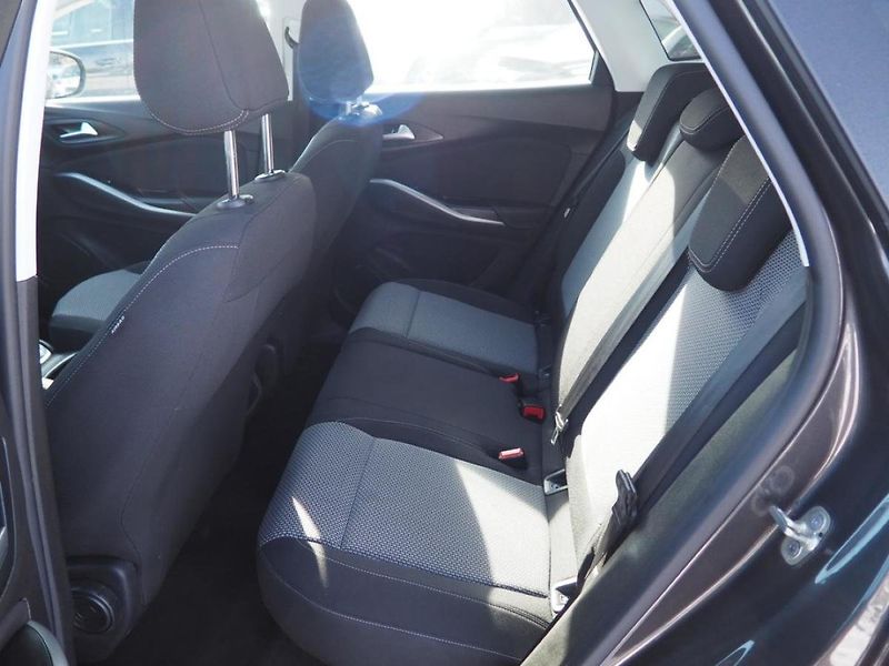 Opel Grandland X (2019) 1.5 CDTi - fotka 9 z 25