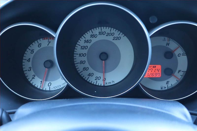 Mazda 3 (2007) 1.6, po STK, oblíbený vůz - fotka 11 z 17